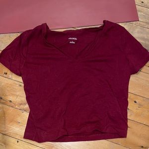 maroon v neck crop top